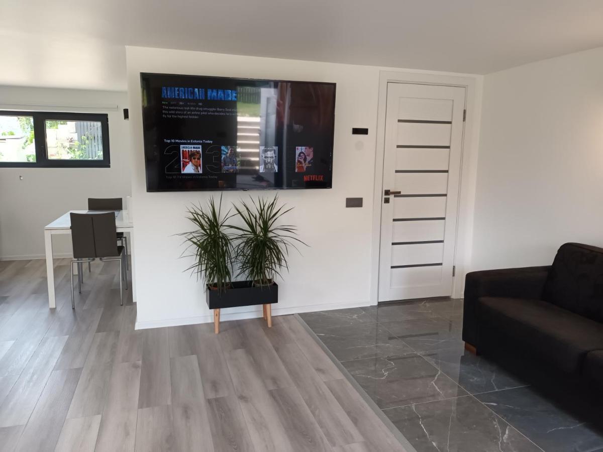 Luxury Apartment Private House And Parking Netflix Tartu Bagian luar foto